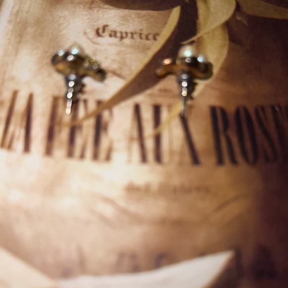 Avon Vintage gold plated earrings with pearl clusters like a grape design - Picture 13 of 13